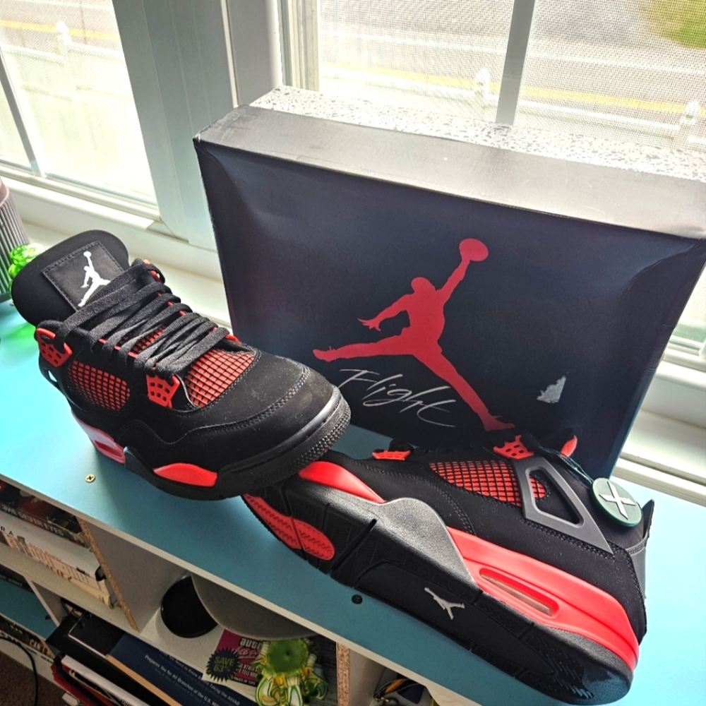 Jordan 4 Red Thunder